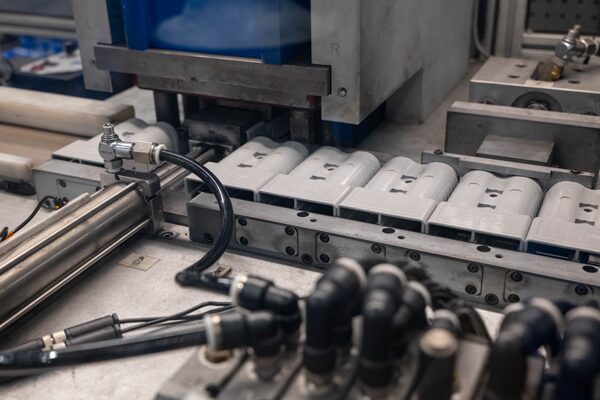 SB Connectors are constructed in Anderson Power’s manufacturing facility.
