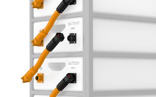 Battery pole and busbar connectors from Phoenix Contact