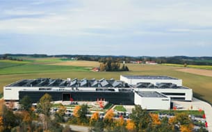 Schaltbau and its NExT Factory, the world’s first fully electrified direct current (DC) production facility, have been recognized in this year’s German Energy Efficiency TOP TENs list